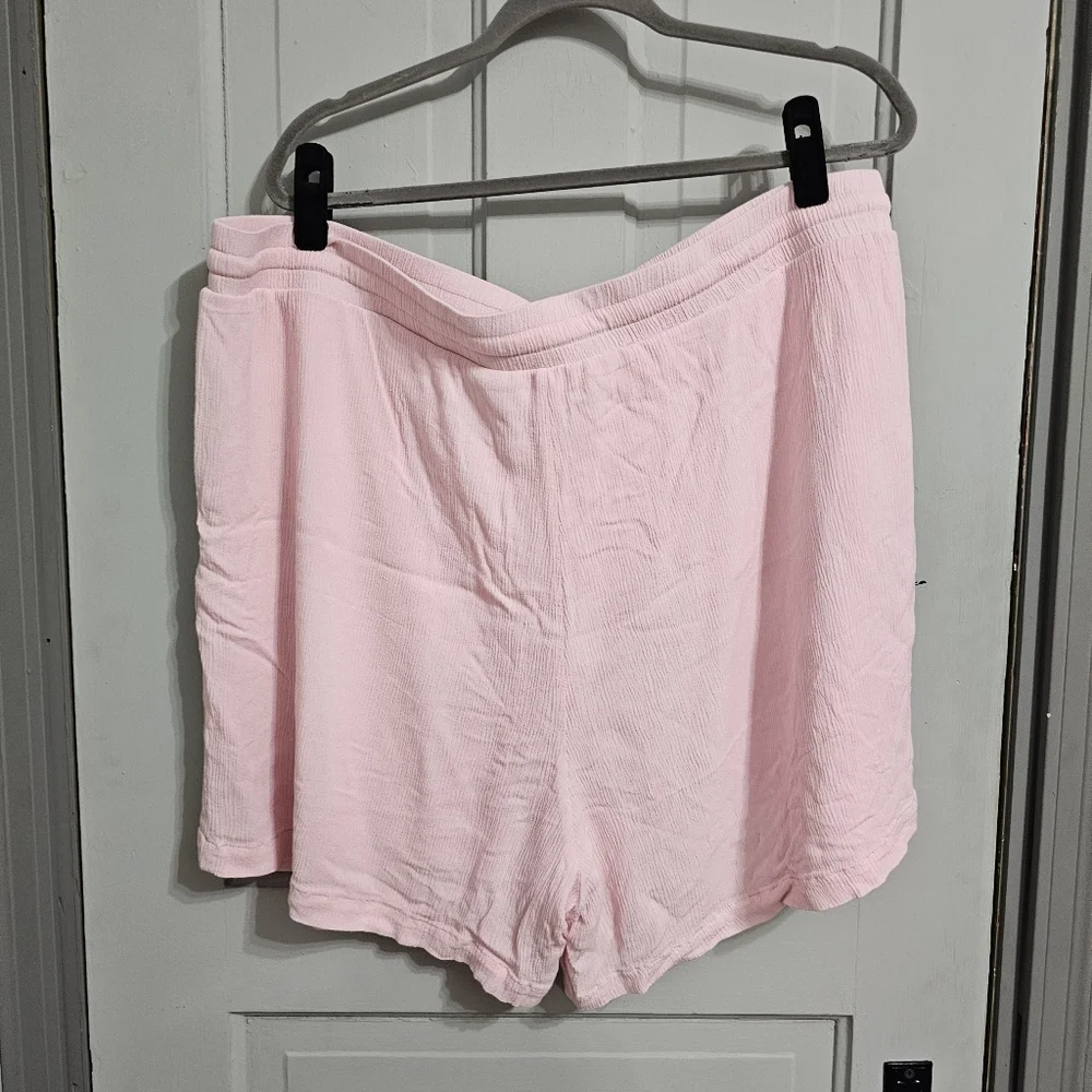 Torrid 3.5 Inch Pull-On Gauze Mid-Rise Short - Picture 9 of 10